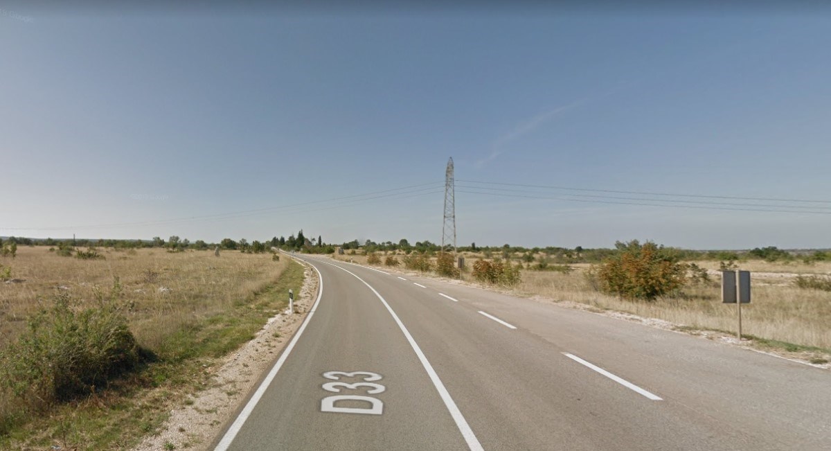 U prometnoj kod Drniša poginuo motociklist, policija objavila detalje
