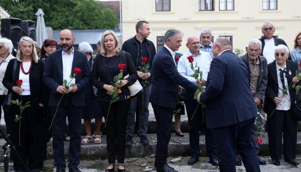 Komemoracija za Srbe ubijene 1941. "Tomašević je pustio da crnilo preplavi Zagreb"