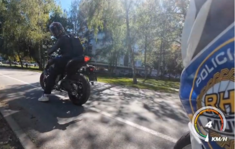 Mladić bježao policiji na motoru po Zagrebu. Objavljena snimka kad su ga uhvatili