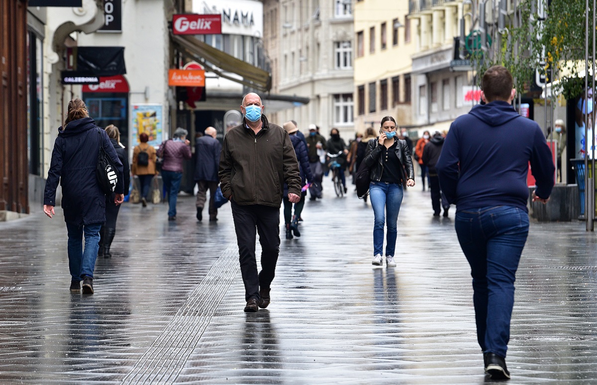 U Sloveniji 2217 novozaraženih, 27 ljudi umrlo