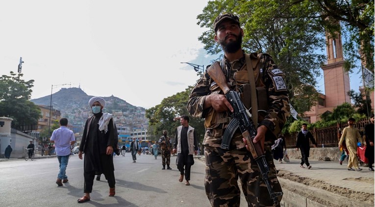 Bombaš samoubojica raznio se ispred ministarstva u Afganistanu, poginulo 20 ljudi