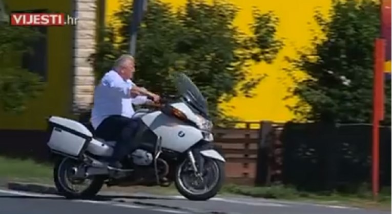 VIDEO HDZ-ovac Đakić snimljen kako vozi motor bez kacige