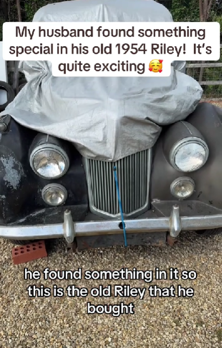 Renovirali oldtimer iz 1950-ih, nisu mogli vjerovati što su pronašli ispod sjedala