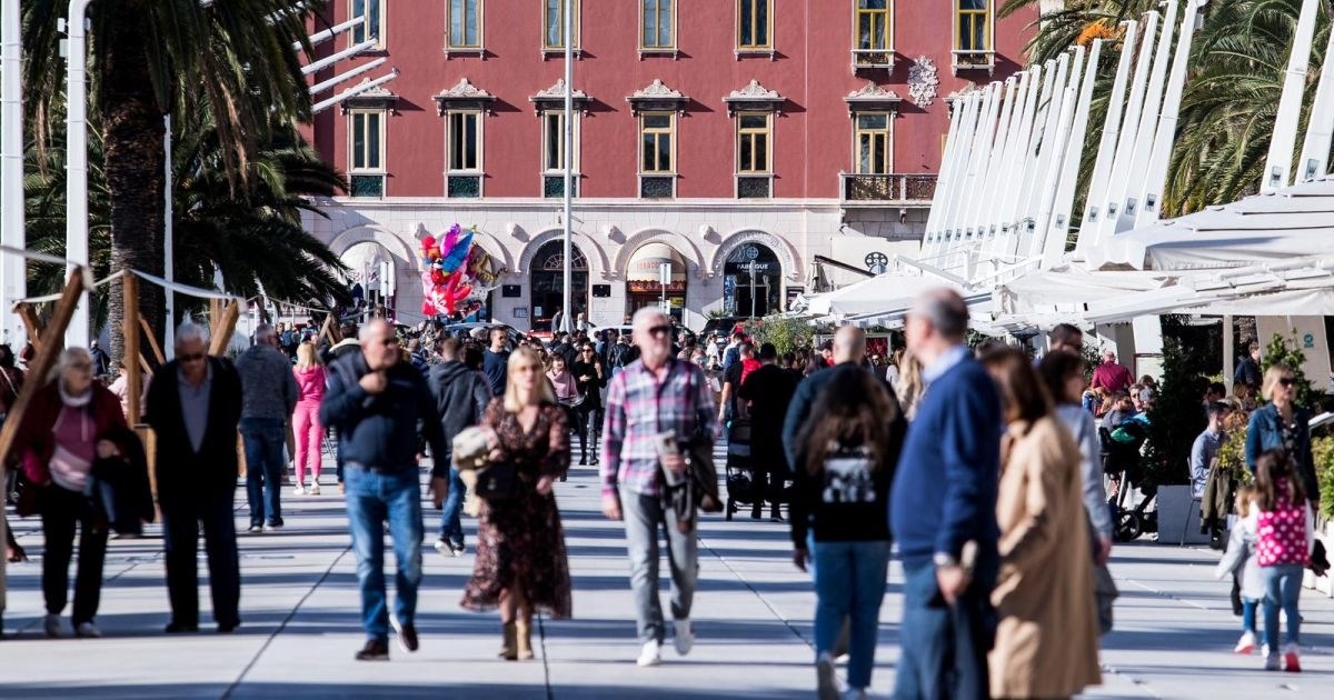 Splićanin nosio odojka u vreći, fotografija izazvala brojne komentare na Redditu