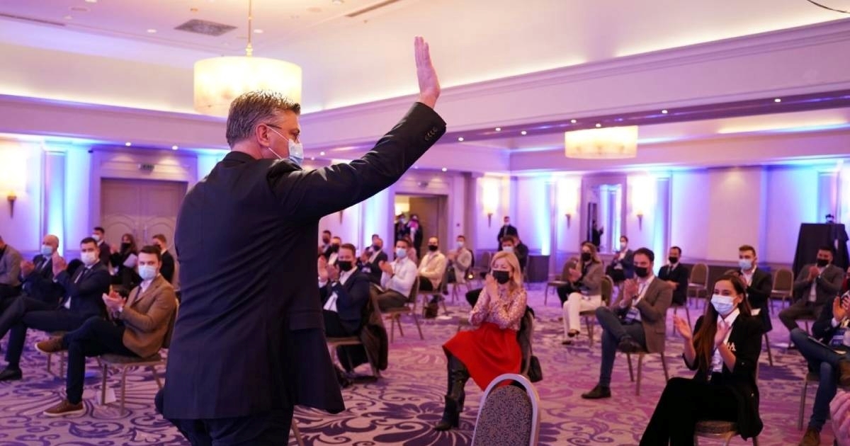 Plenković na saboru Mladeži HDZ-a govorio o Pelješkom mostu, Schengenu, Rafaleima...