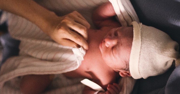 Stvari koje rade novorođene bebe, a koje bi vas mogle iznenaditi