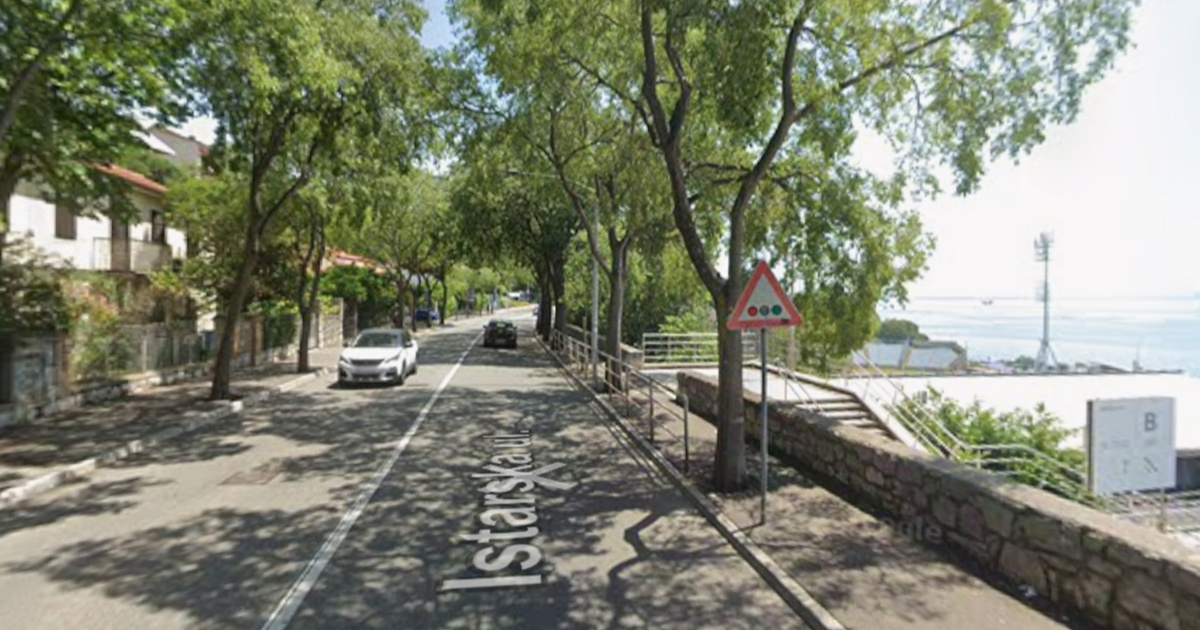 Pijan autom udario u stablo na Kantridi, dvoje ozlijeđenih. Traže se svjedoci