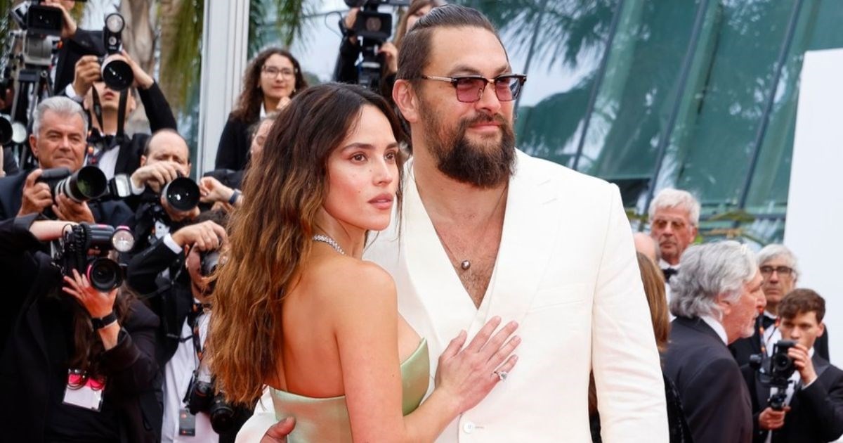 Jason Momoa u Cannesu privukao pažnju s 12 godina mlađom partnericom