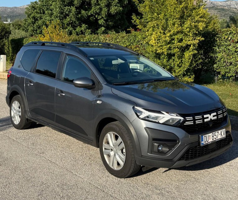 Dacia Jogger sa 7 sjedala, 110 KS i registracijom do 2027. prodaje se za 14.300 €