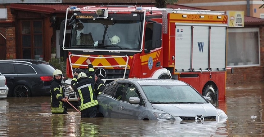 Ogromni problemi diljem zemlje, potop u Novom Vinodolskom, na Krku... "Strašno je"