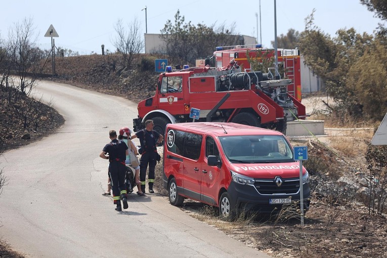 Vraćao se iz noćnog izlaska pa zapalio suhu travu na Čiovu. Snimile ga kamere