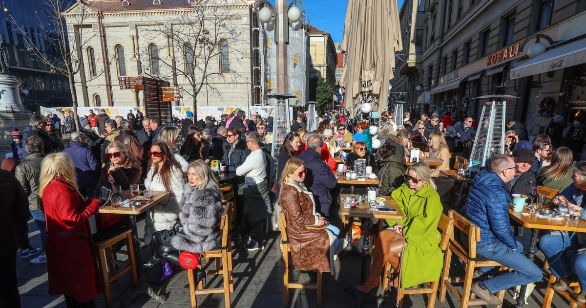 FOTO Pogledajte atmosferu u Zagrebu uoči nadolazećih blagdana, grad je krcat