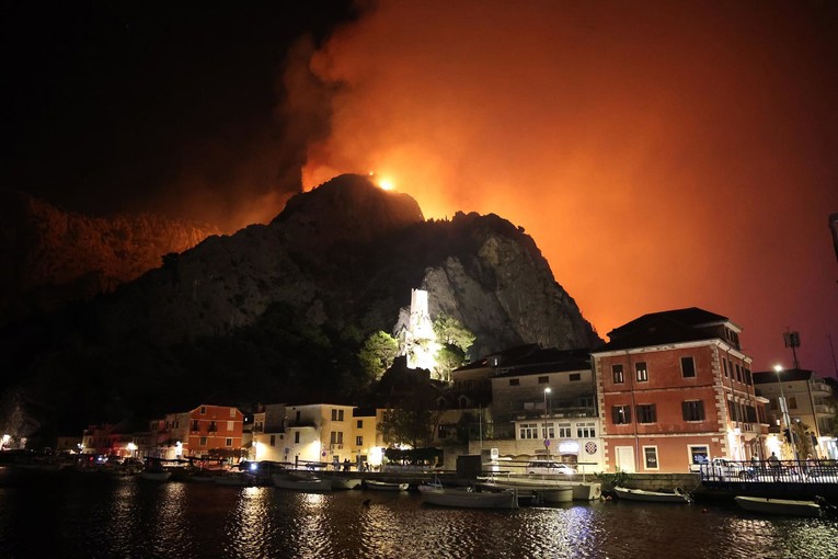 Neslužbeno doznajemo: Među 10 ljudi na intenzivnoj je i 17-godišnjakinja