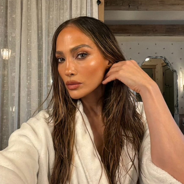 Jennifer Lopez (57) pozirala gola u kadi dok je radila od kuće