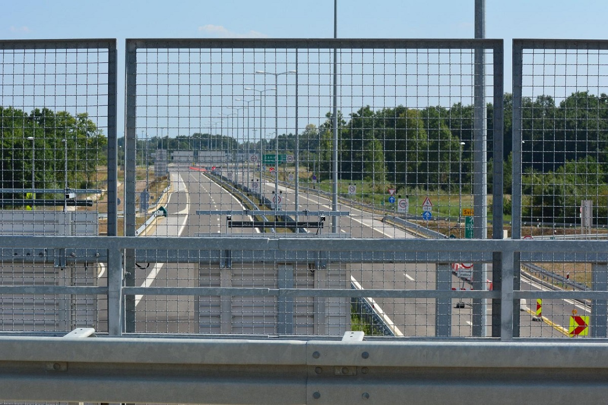 FOTO HAC postavlja nove znakove na autoceste, pogledajte o čemu se radi