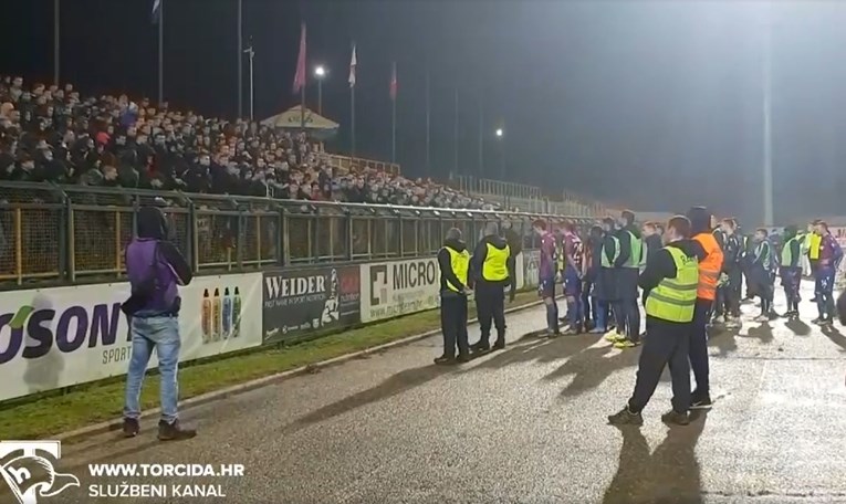 Pogledajte videoporuku Torcide igračima Hajduka uoči utakmice s Osijekom