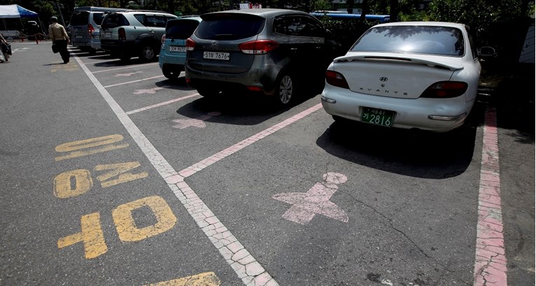 Seul ukida parkirna mjesta rezervirana samo za žene, feministice nezadovoljne