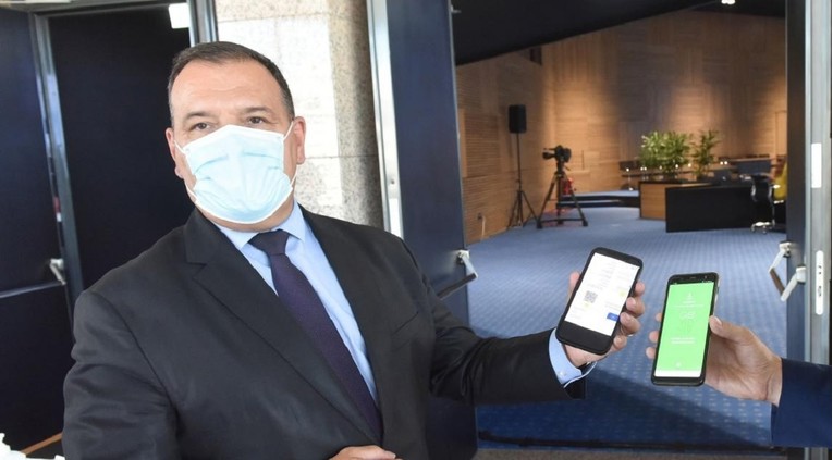 Beroš na Twitteru komentirao uvođenje covid-potvrda u zdravstvo