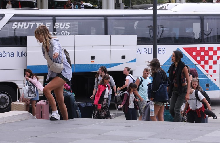 Otkrili čari HŽ-a: Mladi Španjolci putovali 17 sati vlakom od Budimpešte do Splita