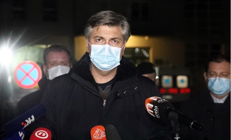 Plenković u Sisku: Kad udari potres od 6.2, ne može sve odmah izgledati kao apoteka