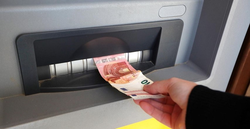 Evo kolike su naknade za podizanje gotovine na bankomatima drugih banaka