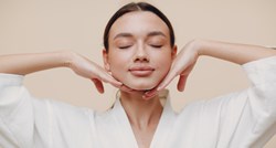 Pomladite se bez botoksa: Tri vježbe za oblikovanje mišića i jačanje kože lica