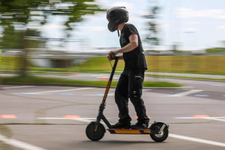 Prometni vještaci: Električni romobili bi trebali ići na tehnički i imati osiguranje