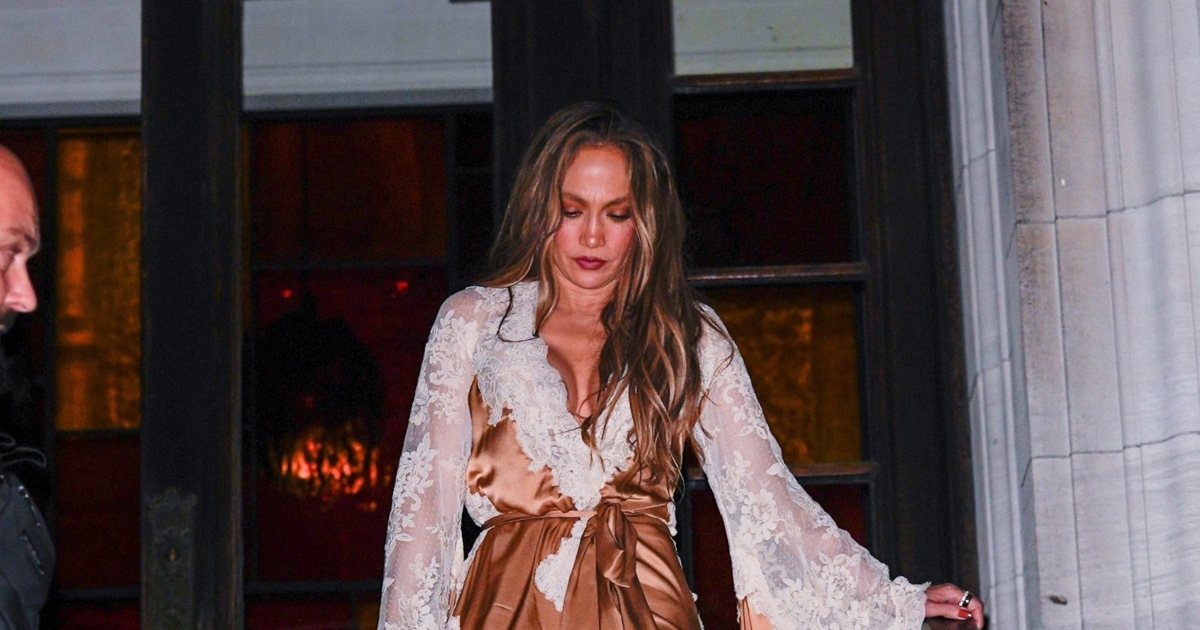 J.Lo u New Yorku oduševila u haljini koja izgleda kao donje rublje