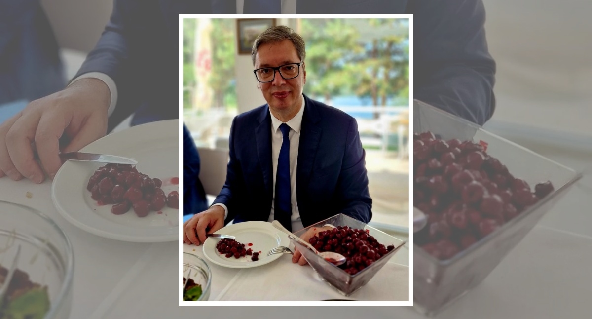 Fotka Aleksandra Vučića postala hit zbog onog što mu je bilo u tanjuru