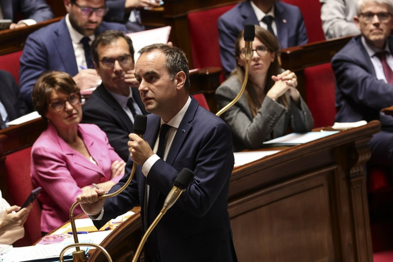 Francuska ide na izbore s velikim dugom. Investitori sve nervozniji
