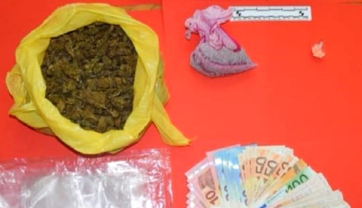 U Zadru uhićena dva dilera, pali su s travom i bombonima