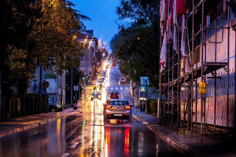 Kiša, pljuskovi i grmljavina diljem zemlje, stiže i jaka bura na Jadran