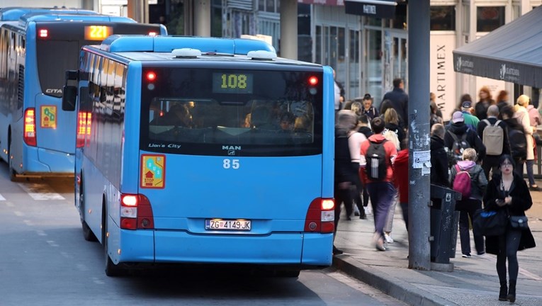 Putnik pretukao vozača ZET-ovog busa. Tvrtka vozaču mora platiti 16.300 eura