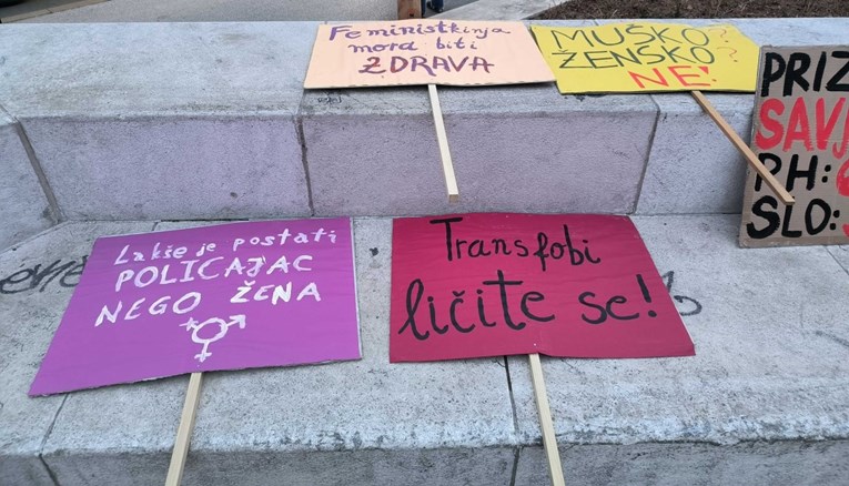 FOTO Pogledajte transparente s Noćnog marša u Zagrebu