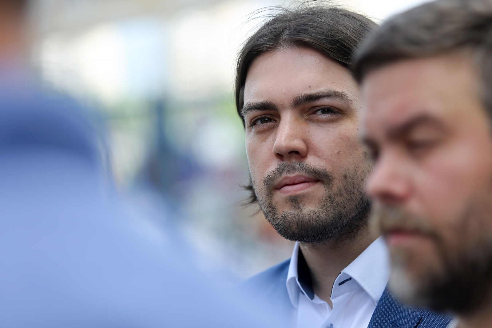 Živi zid pozvao Kolindu da povuče vojsku i proglasi neutralnost