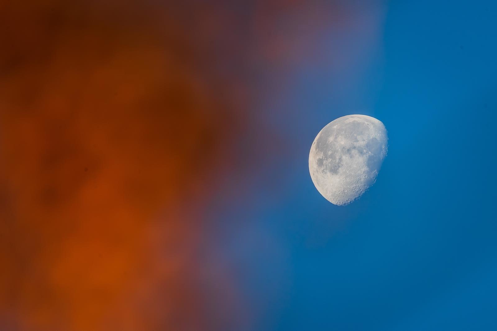 Fotka dana: Mjesec se nadvio nad Kaštel Stari u zoru