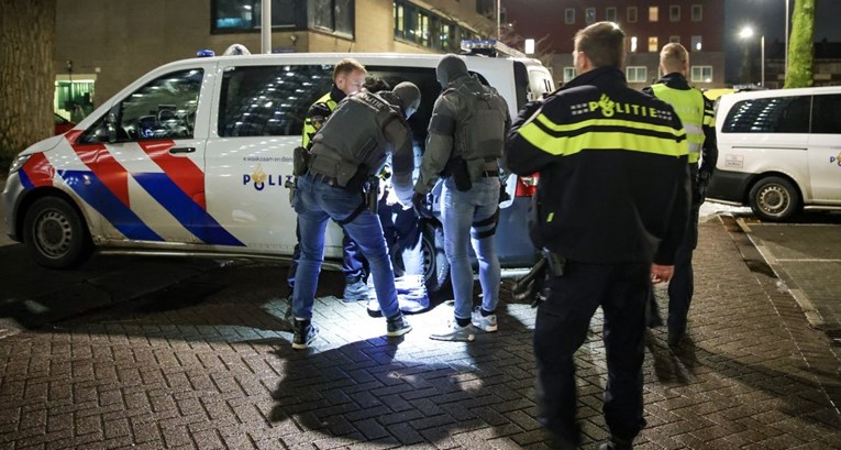 Migrant nasmrt izbo tinejdžericu u Amsterdamu