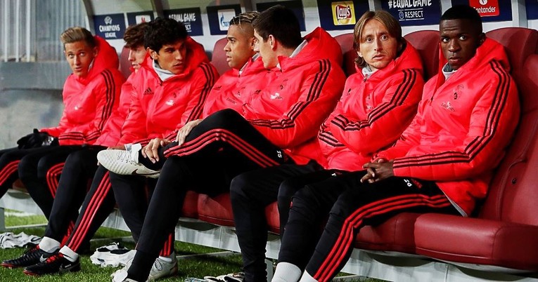 Courtois: Modrić stalno visi na mobitelu u svlačionici