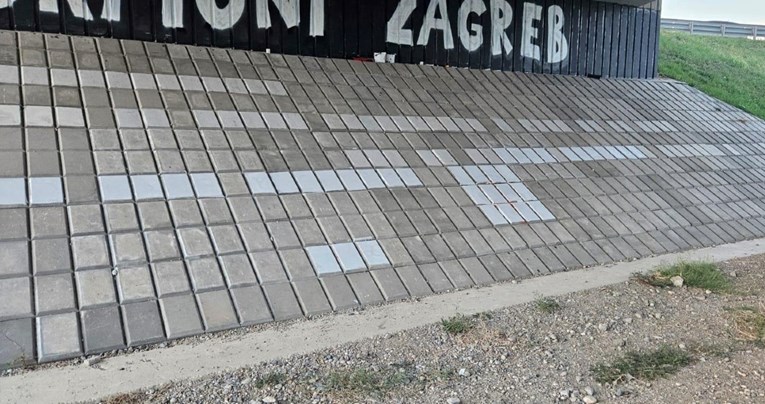 FOTO U Zagrebu obrisani grafiti "Go home Muslims! Ubij Židove!"