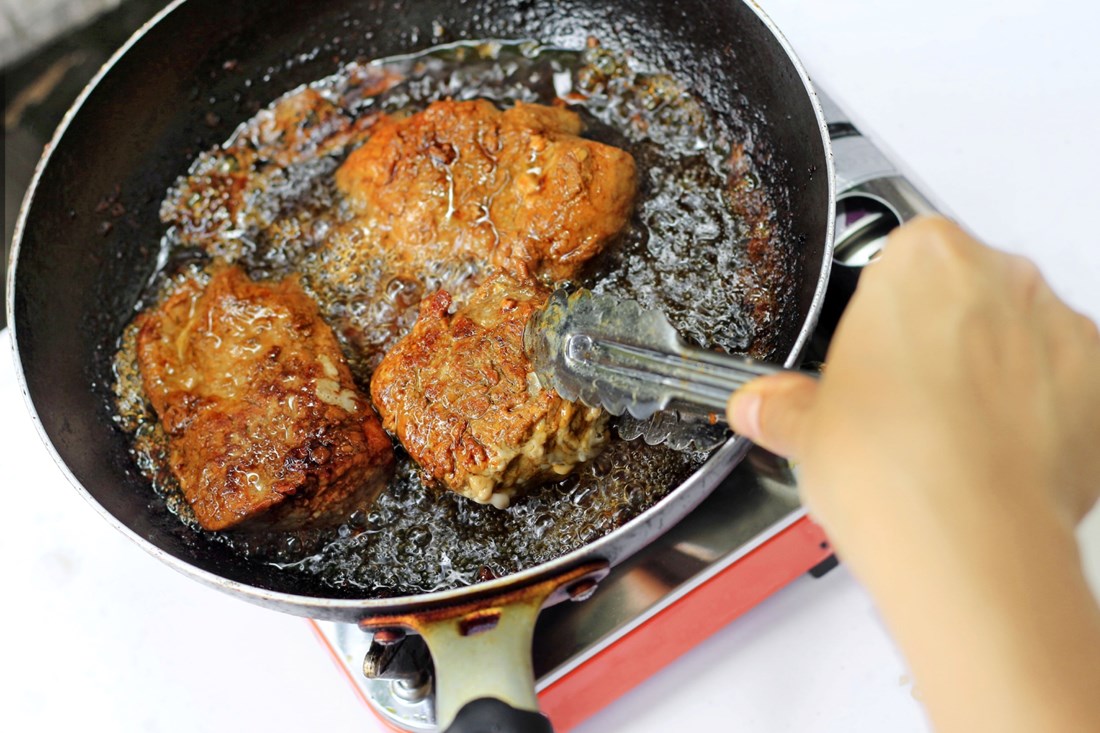 Profesionalci to rade uvijek, a vi možda preskačete. Zašto je važno zapeći hranu?