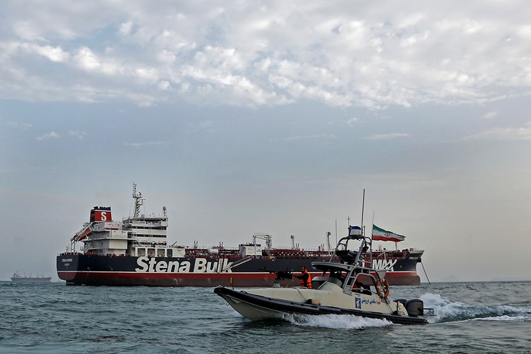 Iran oslobađa posadu zaplijenjenog britanskog tankera