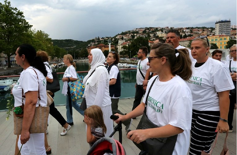 Split mimohodom obilježio 24. godišnjicu genocida u Srebrenici