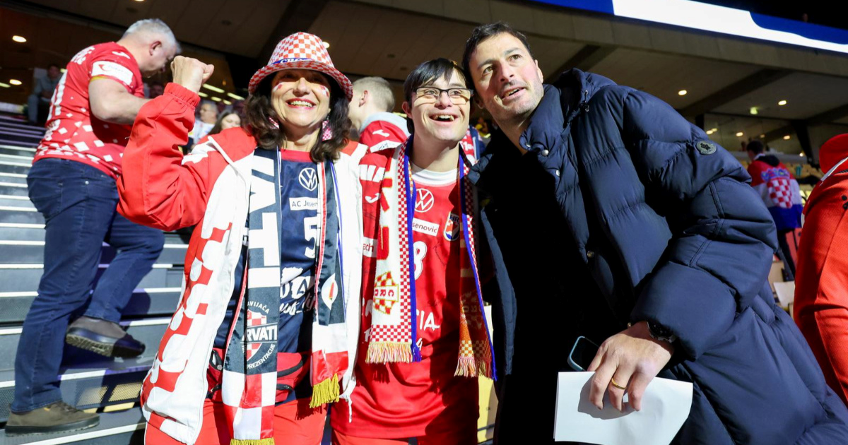 Domagoj Duvnjak fotografirao se s navijačima uoči utakmice u Herningu