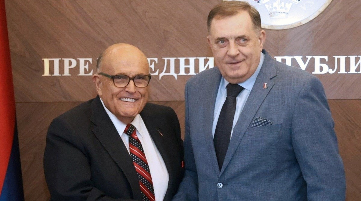 Bivši Trumpov odvjetnik stigao u Banja Luku, podržao Dodika