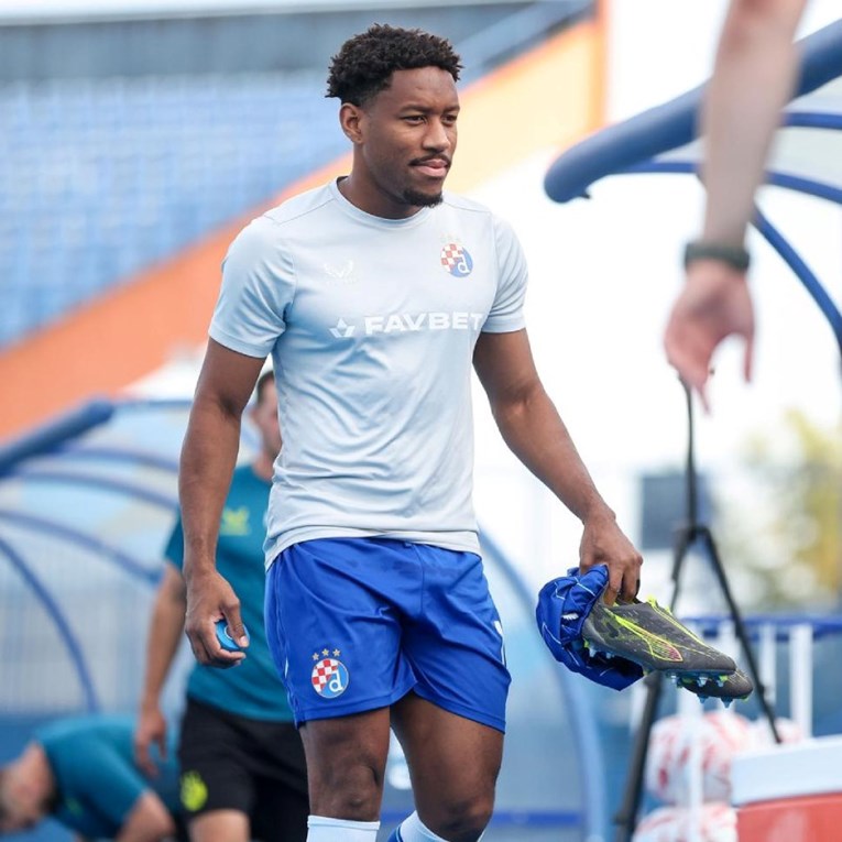 Vratio se Ronaël Pierre-Gabriel