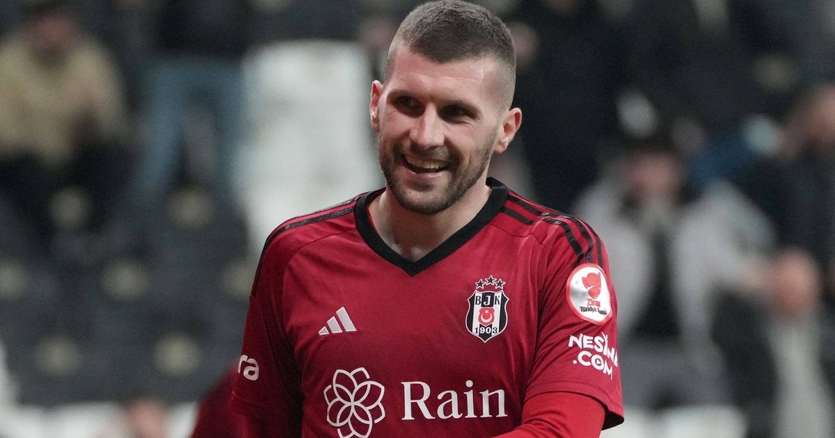 Turci: Bešiktaš nudi Rebiću novac samo da ode. On ne želi ni čuti