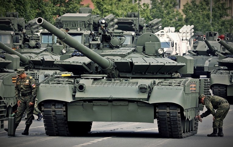FOTO Rusiji uništen najjači i najmoderniji tenk