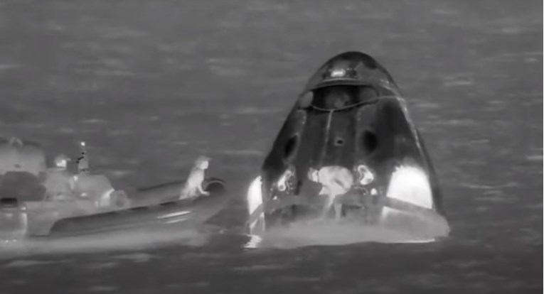 Četvorica astronauta jutros uspješno sletjela na Zemlju