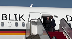 Njemački predsjednik pola sata na vratima aviona čekao da ga netko primi