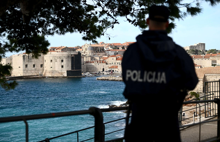 Mladić u Dubrovniku napao radnike iz Bangladeša. Prolaznici ih branili